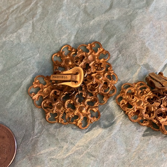 Vintage Miriam Haskell Clip Earrings - Picture 10 of 10